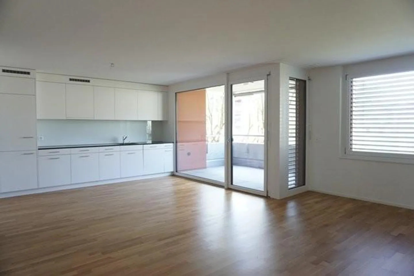 Appartement moderne près du lac - Photo 3 sur 8