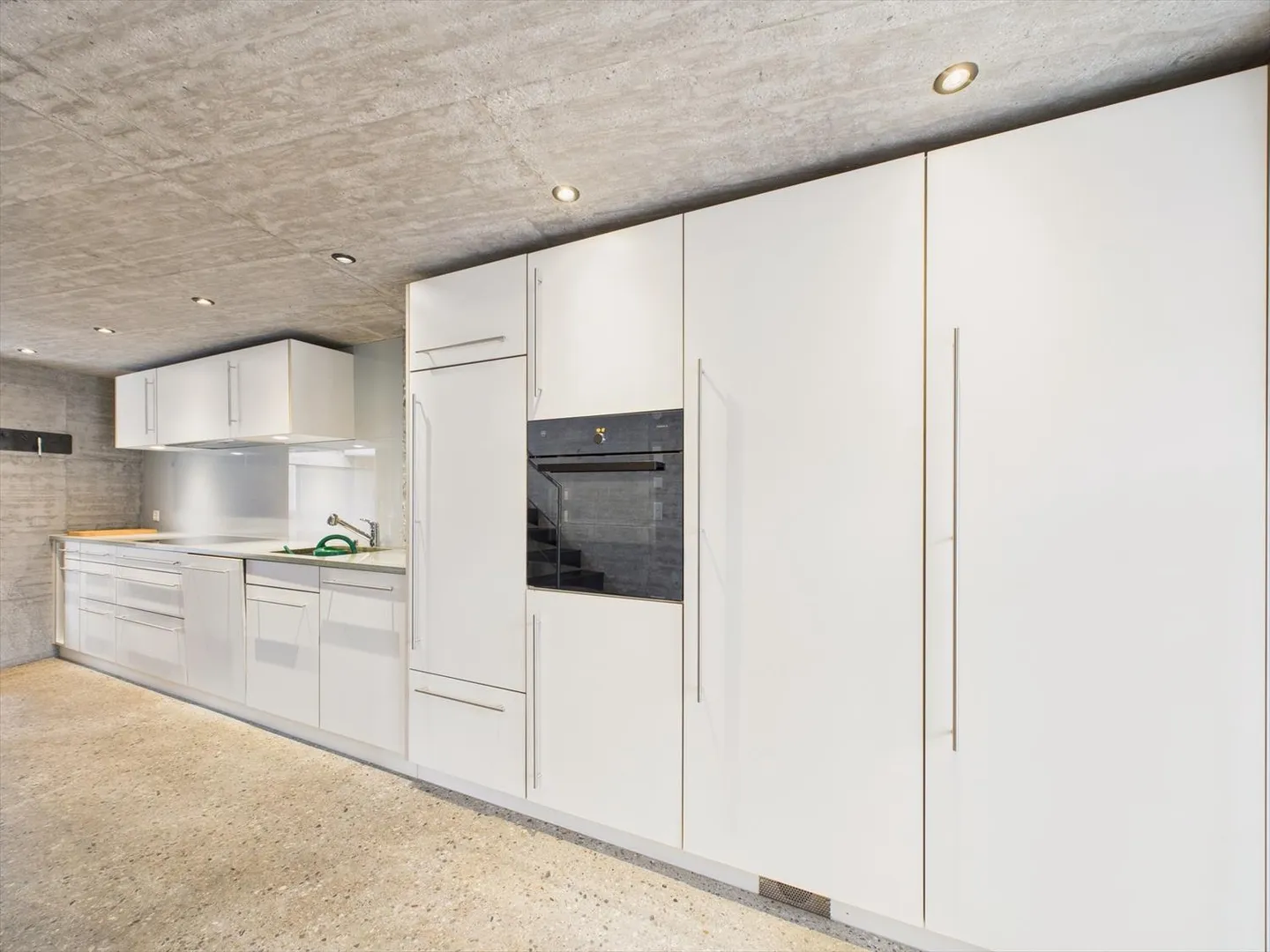 Charmante maison individuelle de 4,5 pièces avec balcon à Tumegl/Tomils - Photo 4 sur 13