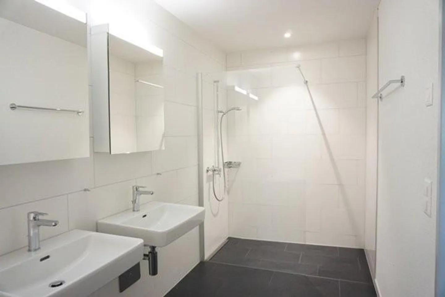 Appartement moderne près du lac - Photo 6 sur 8