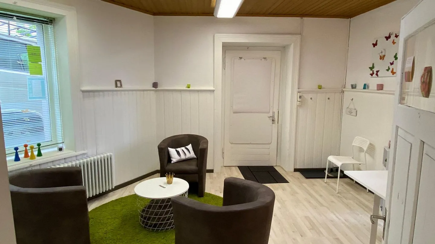 Helles Atelier / Büro mit direktem Aussenzugang - Foto 2 von 6