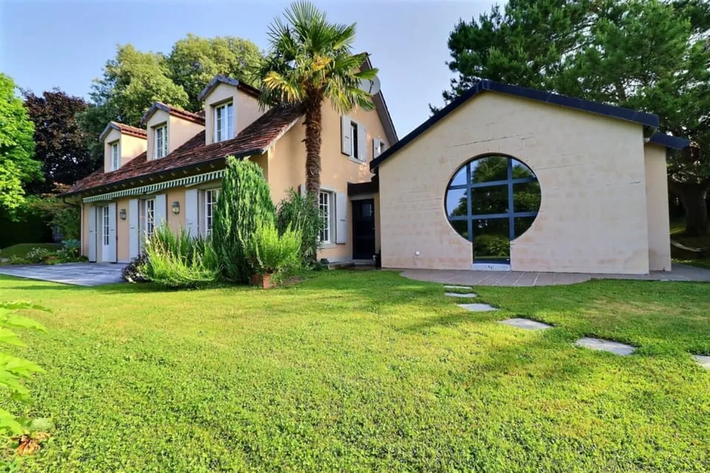Geräumige Residenz mit Blick auf das Schloss - Foto 2 von 13