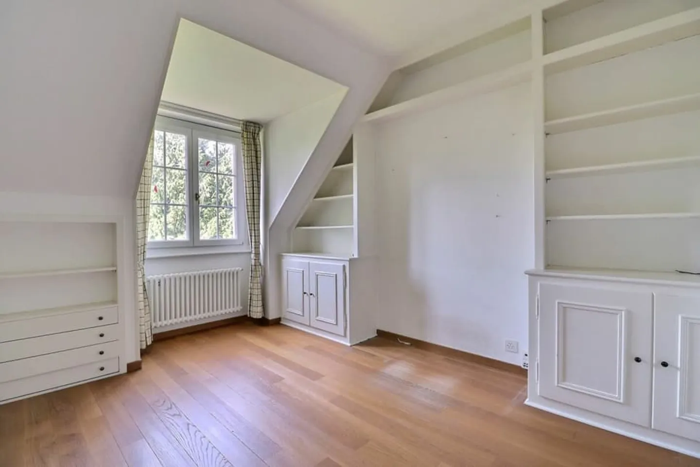 Geräumige Residenz mit Blick auf das Schloss - Foto 9 von 13