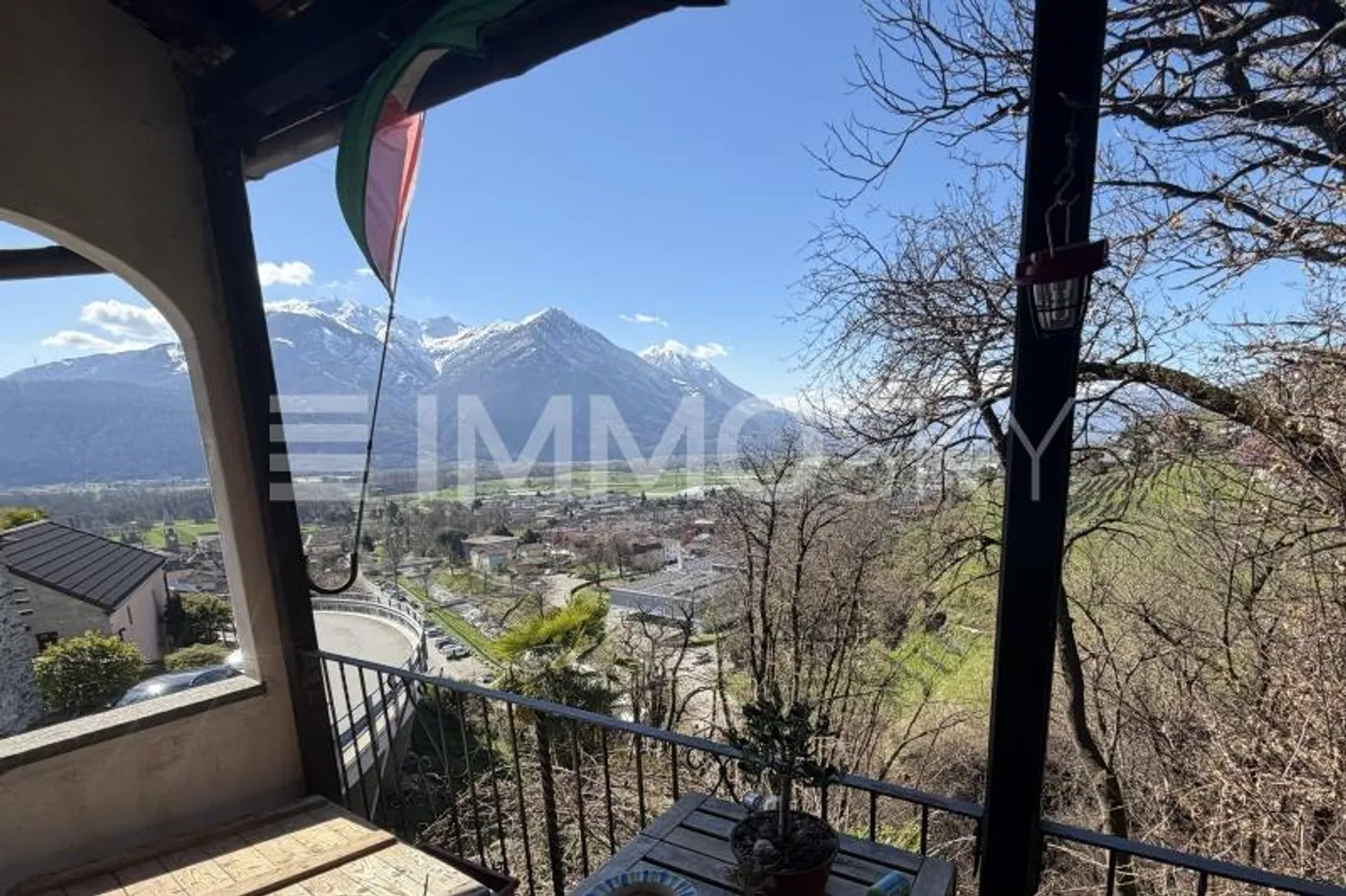 Casa con due appartamenti - Foto 5 di 7