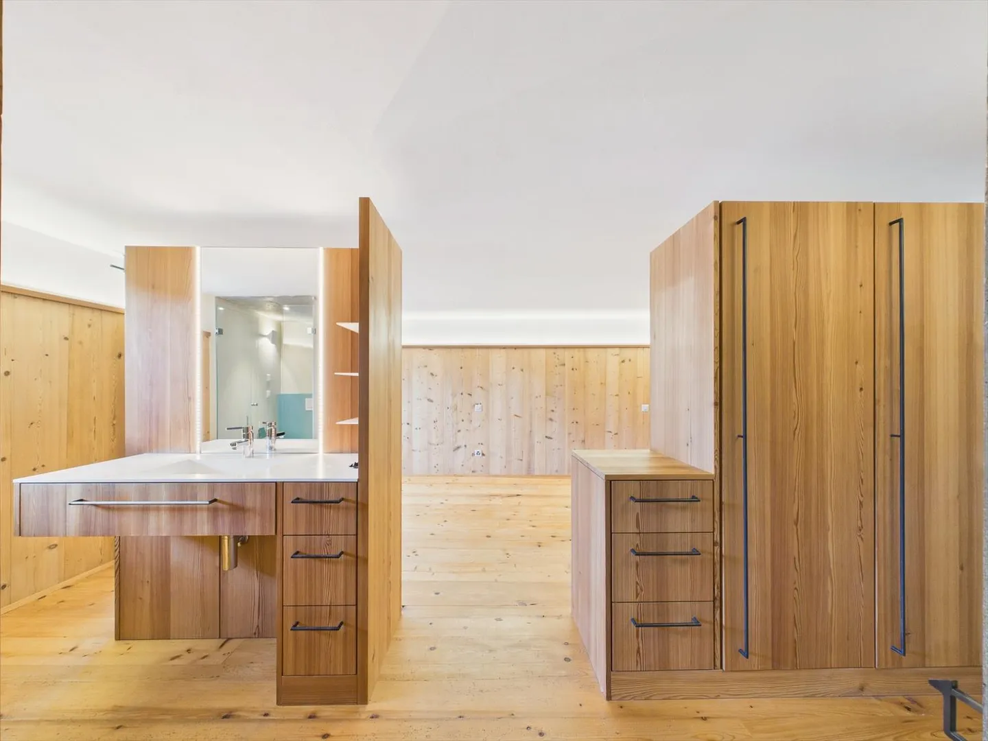 Charmante maison individuelle de 4,5 pièces avec balcon à Tumegl/Tomils - Photo 9 sur 13