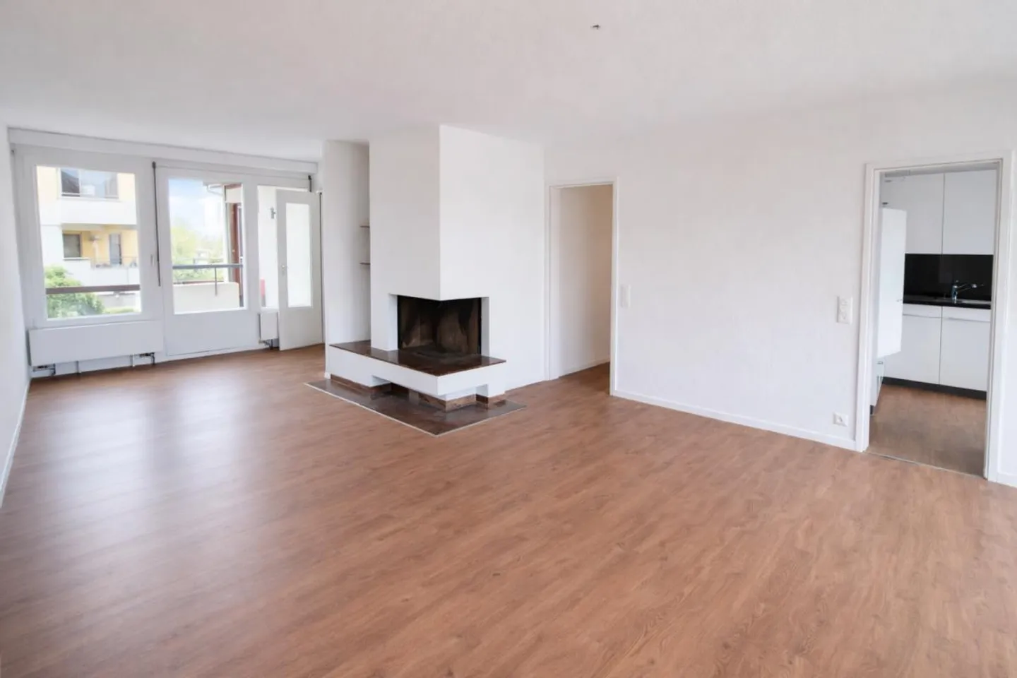 Appartement fraîchement rénové avec vue sur le lac - Photo 2 sur 9