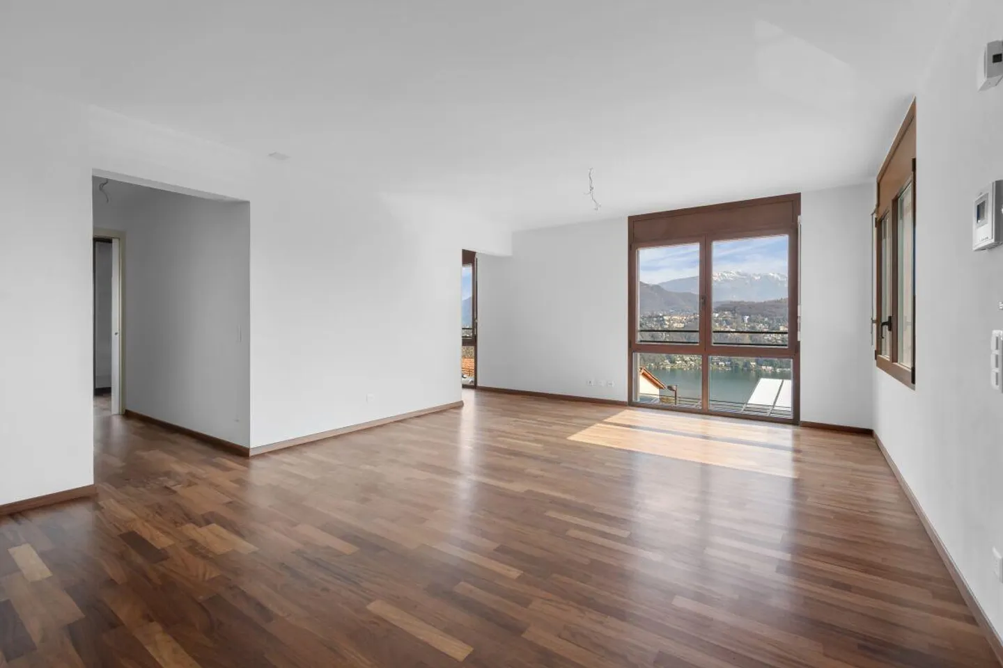 Appartamento elegante con vista lago - Foto 5 di 16