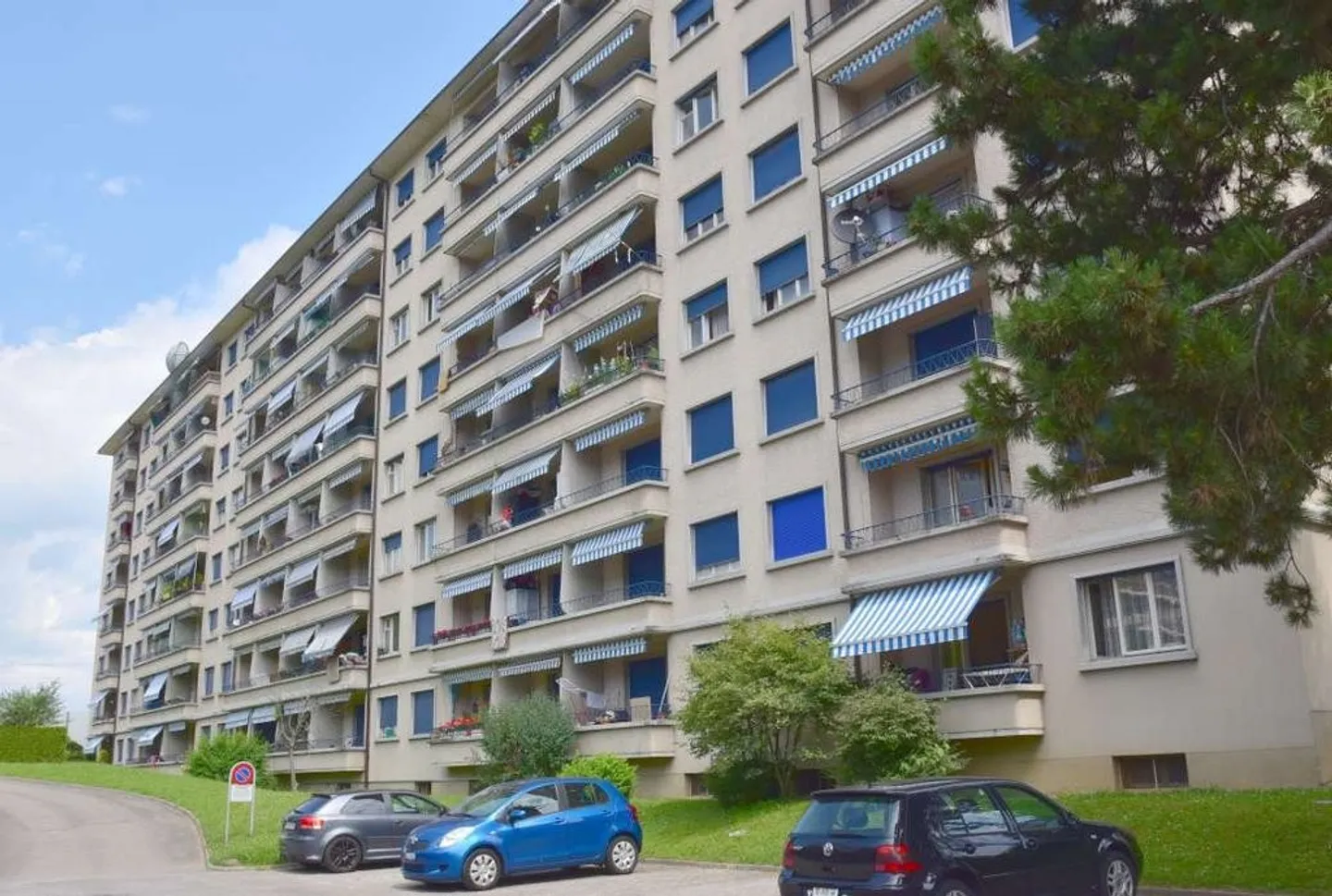 Posto auto all'aperto vicino alla stazione ferroviaria di Renens - Foto 1 di 1