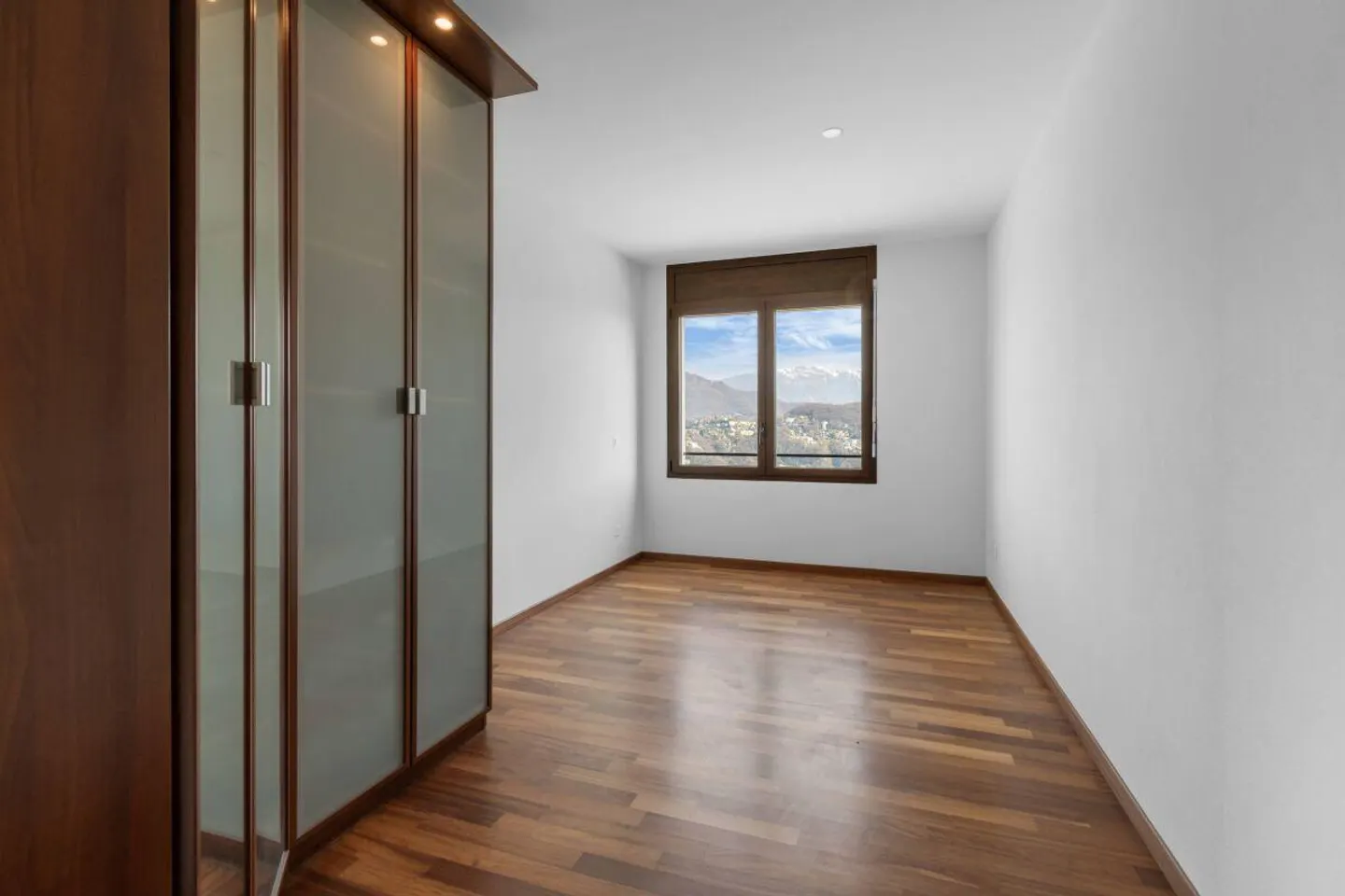 Appartamento elegante con vista lago - Foto 11 di 16