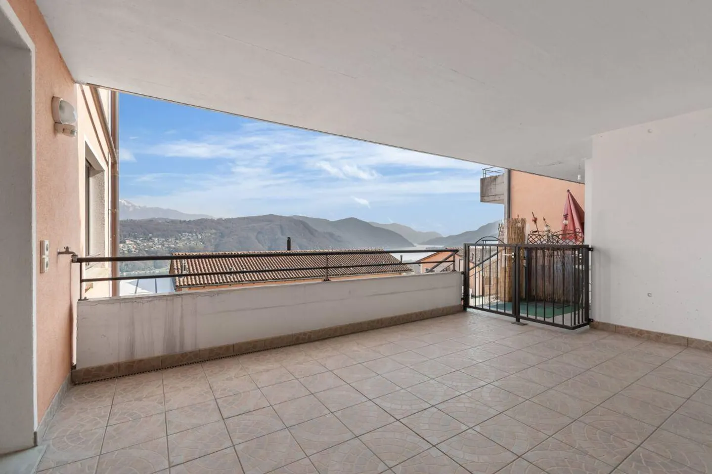 Appartamento elegante con vista lago - Foto 15 di 16