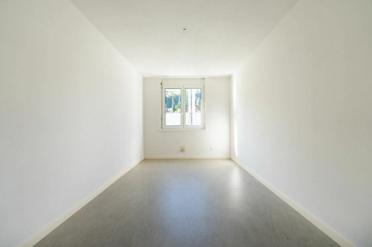 Itingen / 4.5 Zimmer Erdgeschosswohnung links - Foto 7 von 8