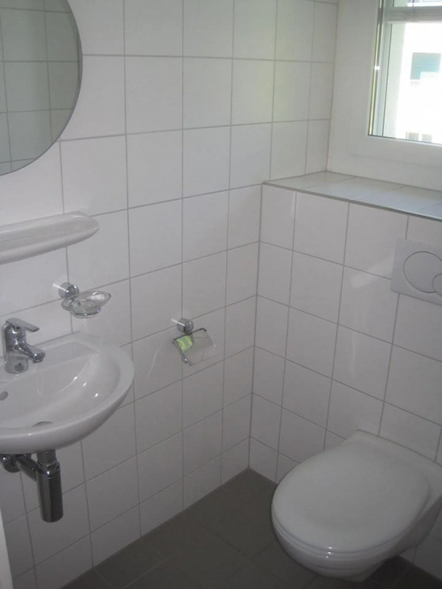 RENT WITHOUT DEPOSIT - Modern living in a sunny location - Photo 5 of 6