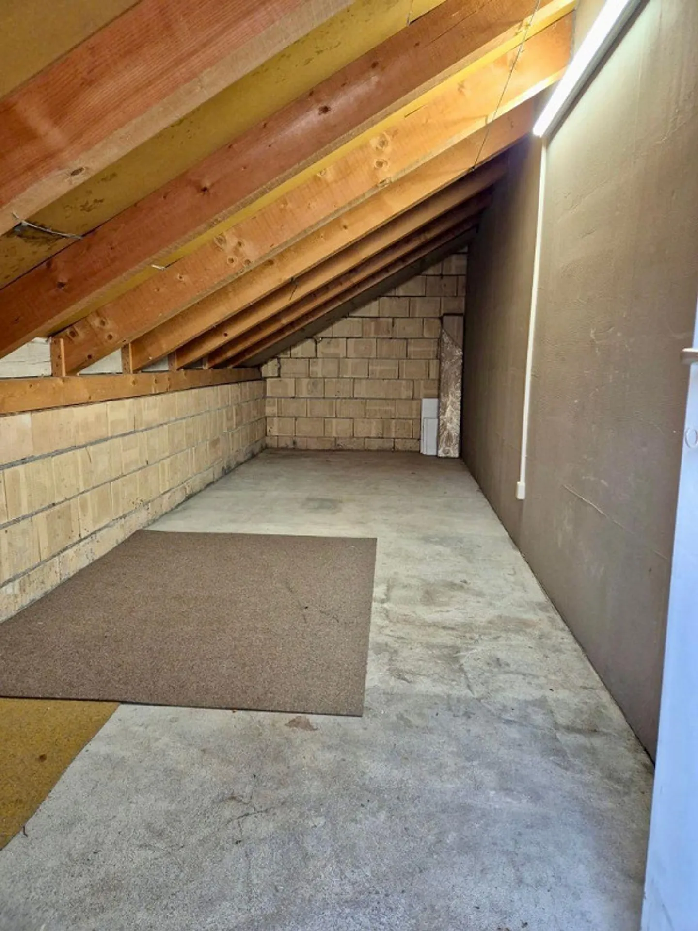 Sonnig und zentral gelegene 3.5-Zimmer-Dachwohnung - Photo 8 of 12