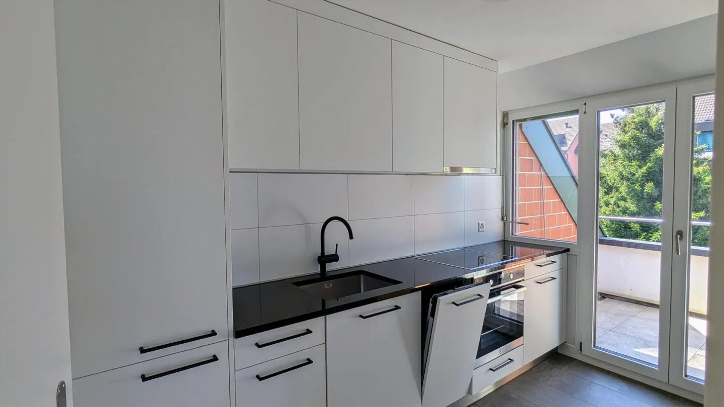 Appartamento duplex classico di 5,5 stanze nel verde eppure vicino alla città - Foto 3 di 5