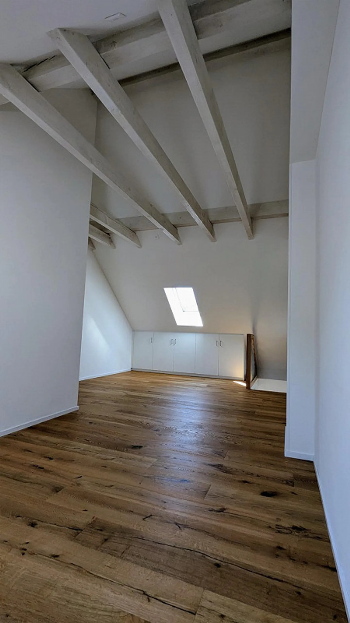 Appartamento duplex classico di 5,5 stanze nel verde eppure vicino alla città - Foto 4 di 5