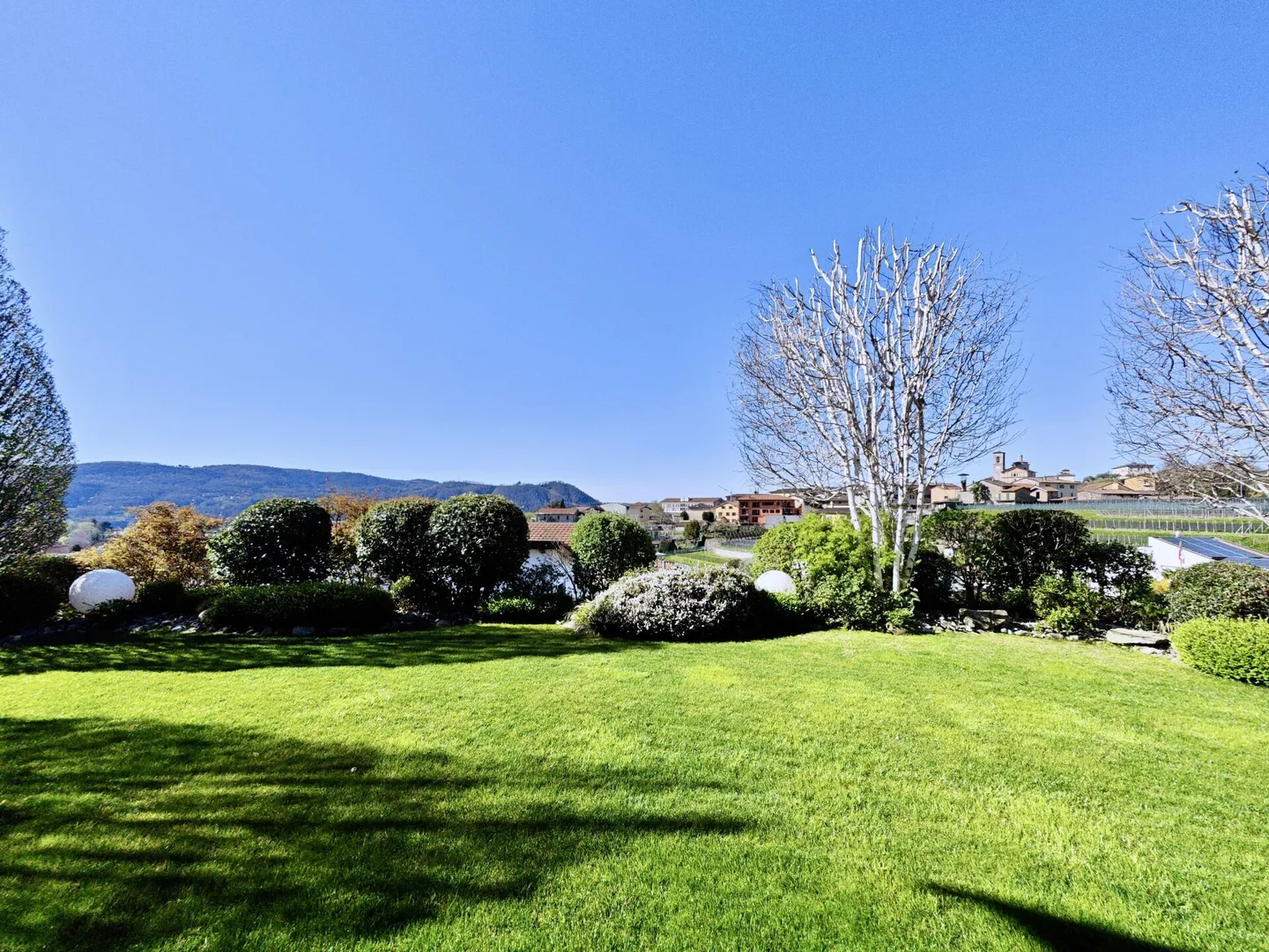 Morbio Inferiore - casa moderna ed elegante circondata dalla natura, 6,5 stanze - Foto 3 di 23
