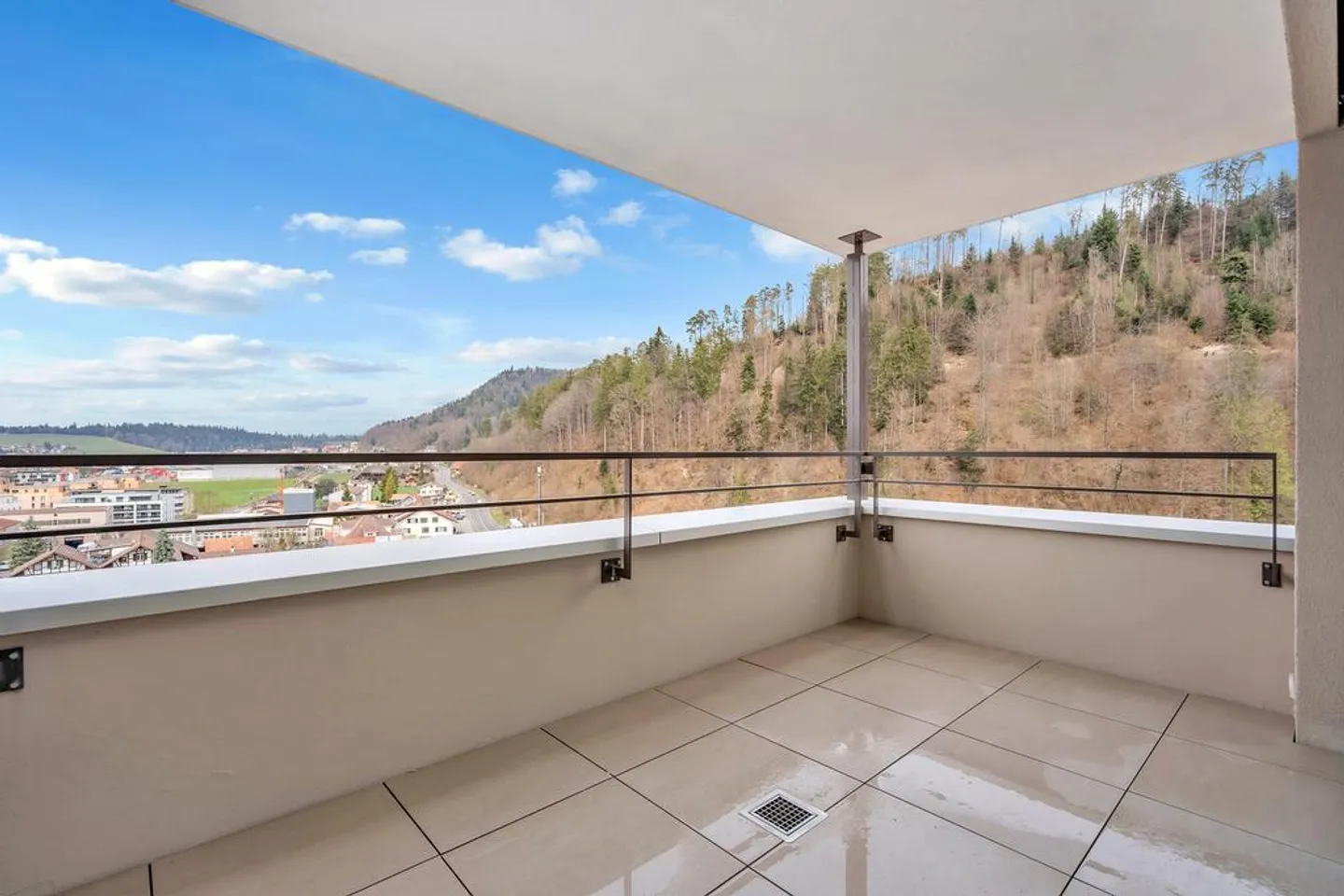 Modern 3.5 Room Apartment with Beautiful View - Photo 7 of 7