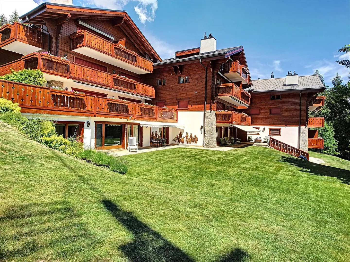 Appartamento eccezionale con piscina privata interna e appartamento di 3 stanze - Foto 2 di 6