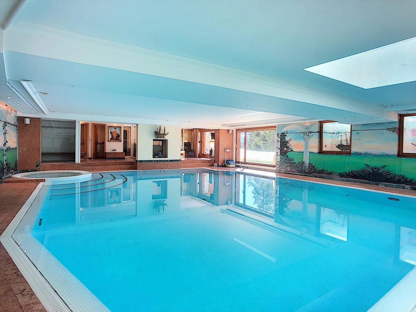 Appartamento eccezionale con piscina privata interna e appartamento di 3 stanze - Foto 3 di 6