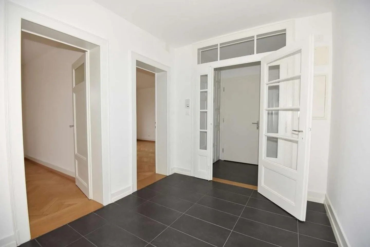 Magnificent apartment with panoramic view - 1st month free - Photo 4 of 8