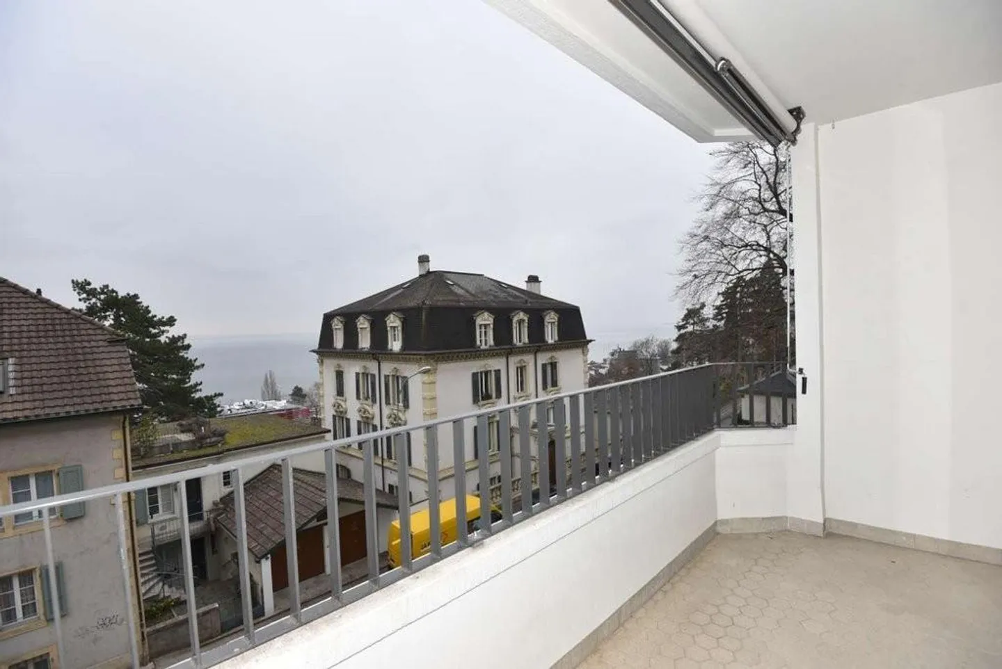 Magnificent apartment with panoramic view - 1st month free - Photo 2 of 8