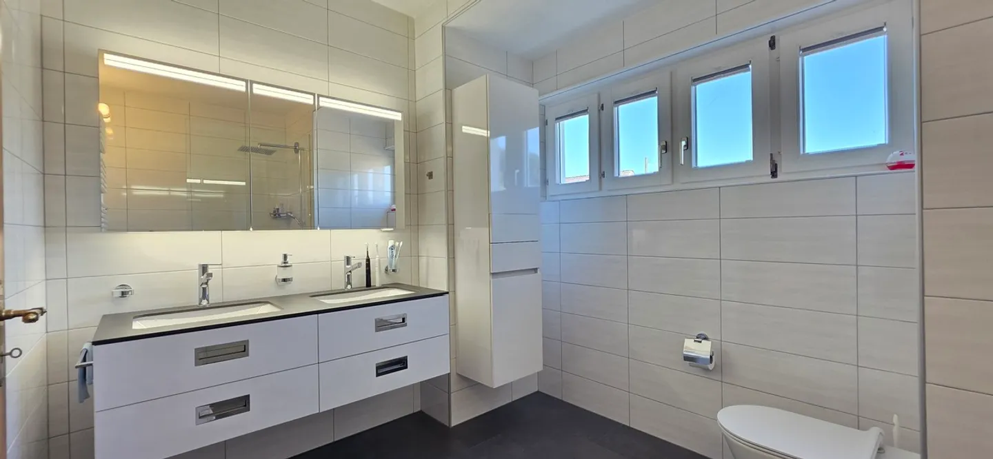 Family property with SPA, pools and multiple possibilities! - Photo 3 of 8