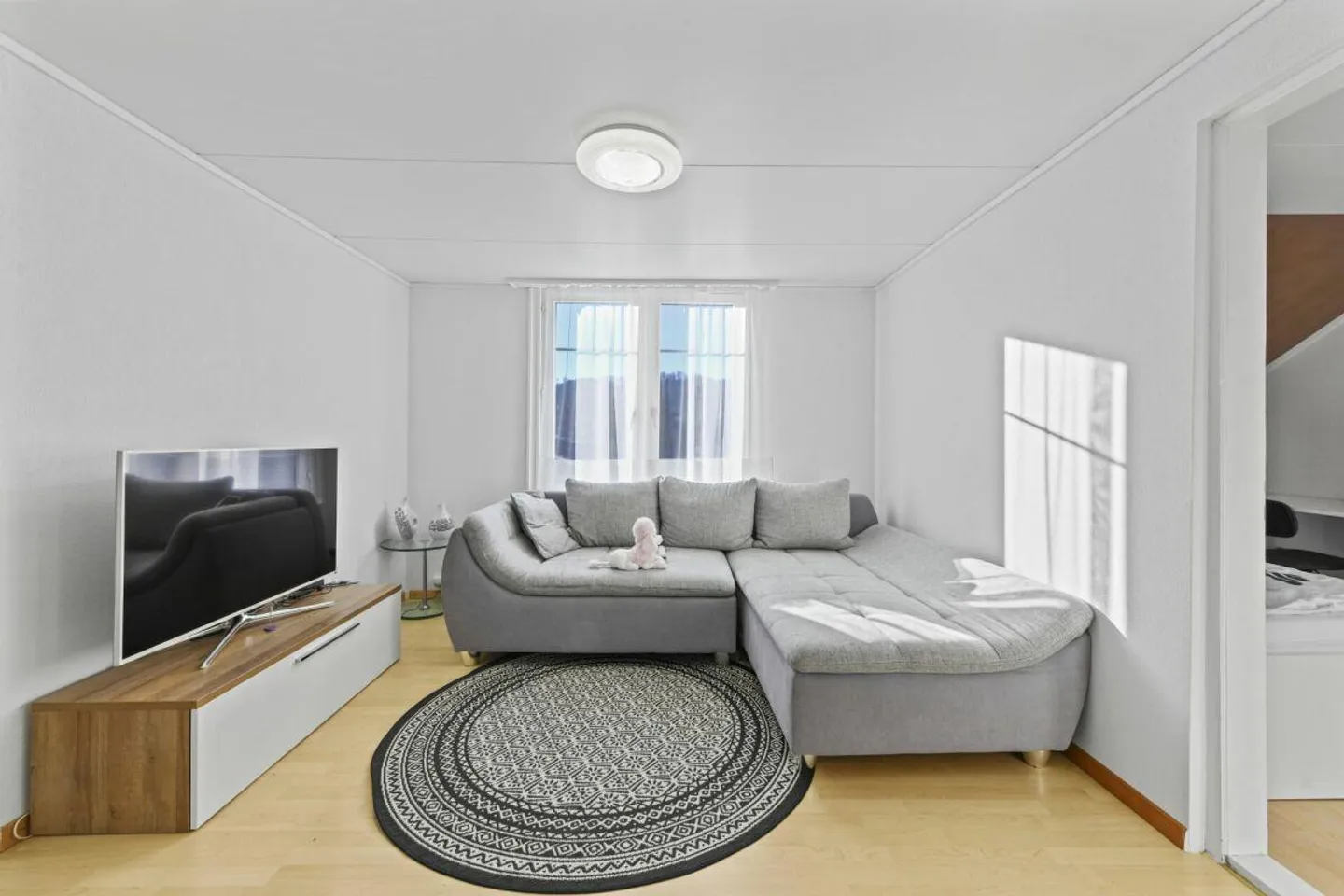 Maison individuelle avec appartement séparé et potentiel d'utilisation polyvalent à Flawil - Photo 14 sur 20