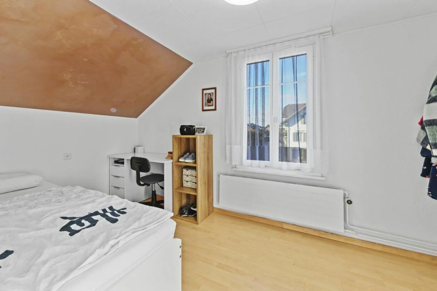 Maison individuelle avec appartement séparé et potentiel d'utilisation polyvalent à Flawil - Photo 16 sur 20