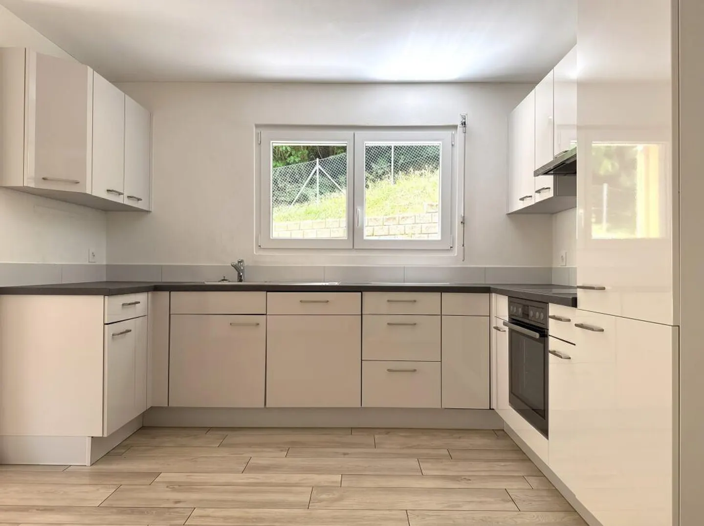 Zweitwohnsitz, 4½-Zimmer-Wohnung in der Nähe von Ascona - Foto 4 von 7