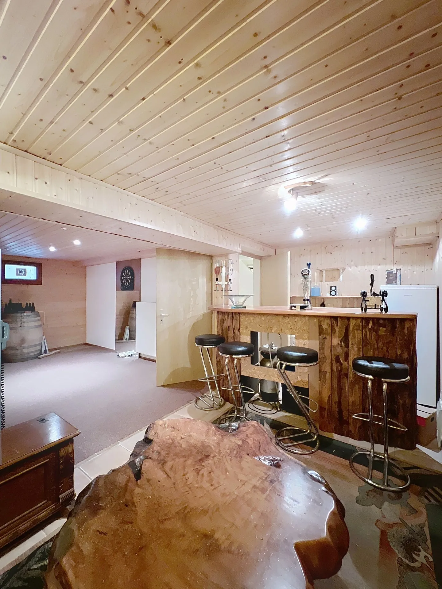 Reihenhaus mit 6,5 Zimmern, Terrasse von 130 m², Pool und Whirlpool – Coffrane - Photo 9 sur 14