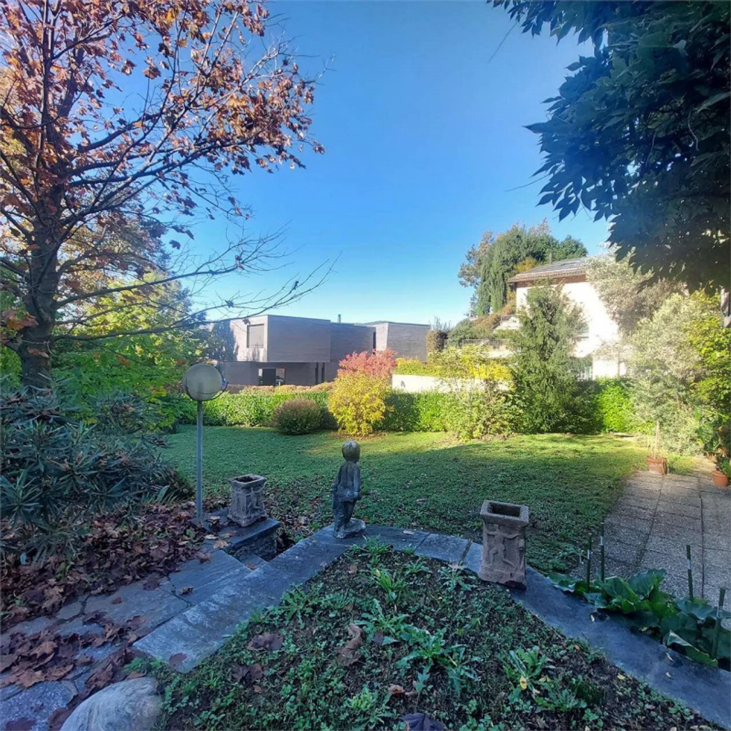 Montagnola, villa nobile con 7,5 camere e terreno edificabile - Foto 7 di 7