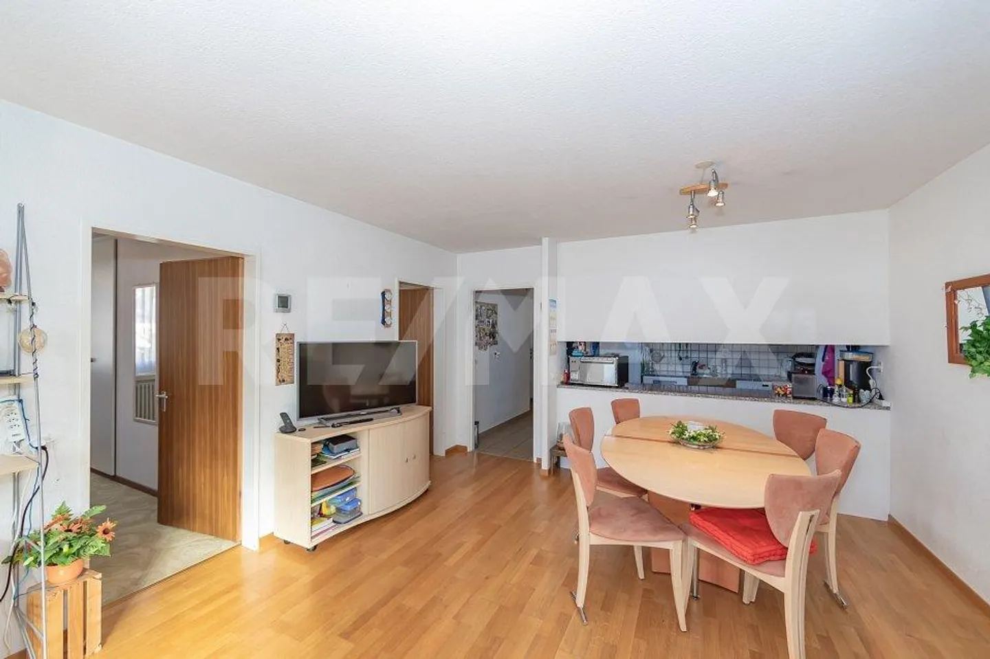 4.5 Room Terrace House with Balcony and Single Garage - Photo 9 of 13