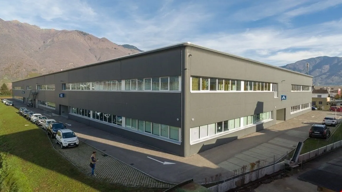 CADENAZZO - AFFITTASI UFFICIO DI 168 MQ (rif. 101) - Foto 6 di 13