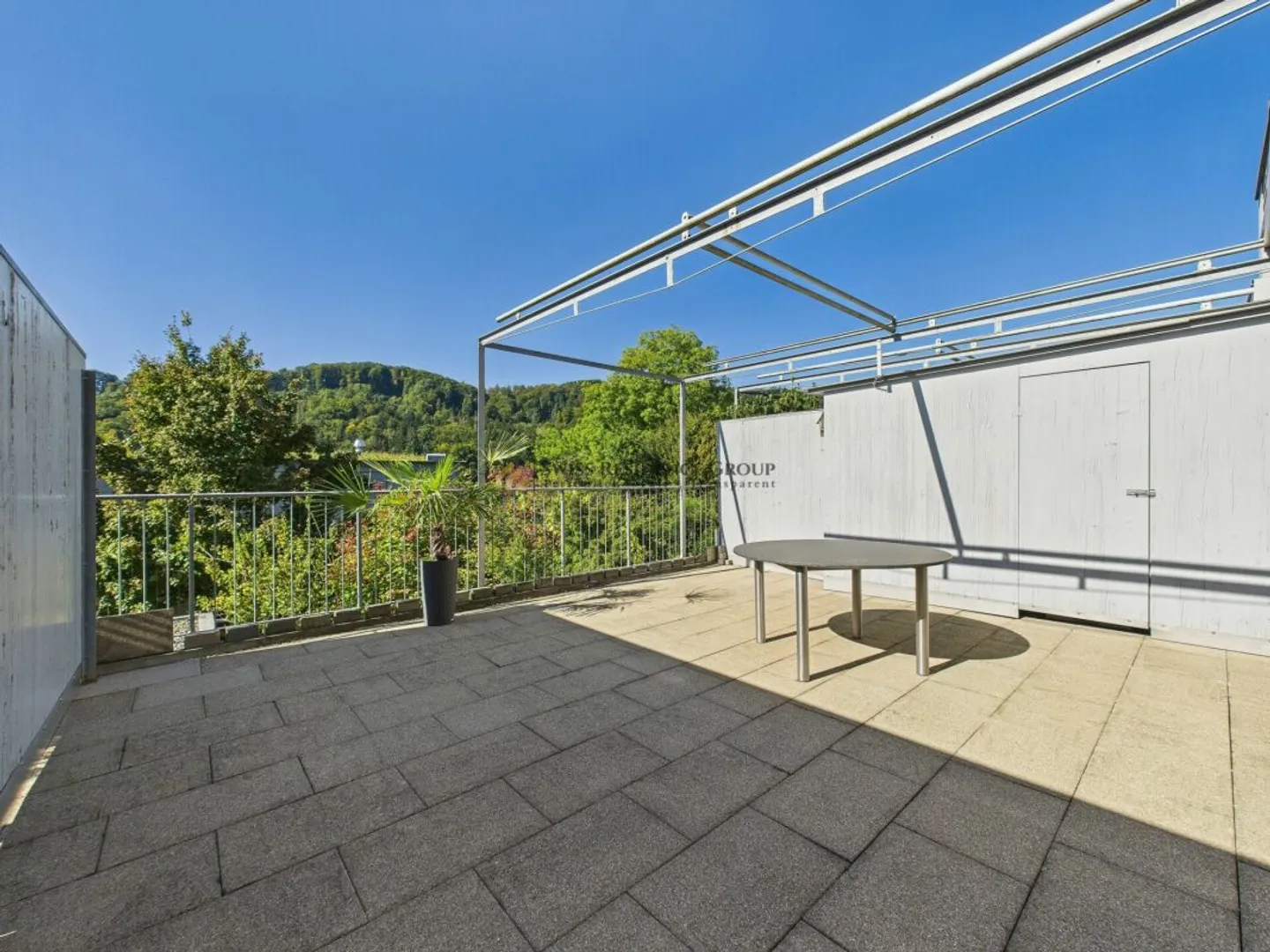 Exklusives 5.5-Zimmer Reihenhaus an sonniger, ruhiger Lage - Foto 1 von 16