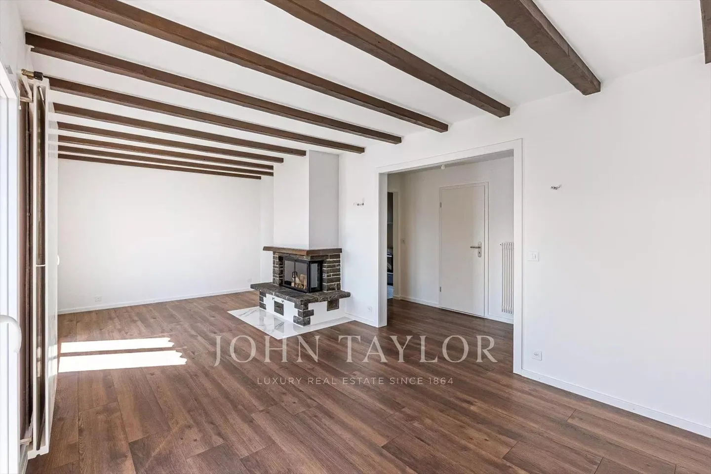 ABSOLUTE RELAXATION: Beautifully renovated chalet just minutes from Vevey. - Photo 4 of 13