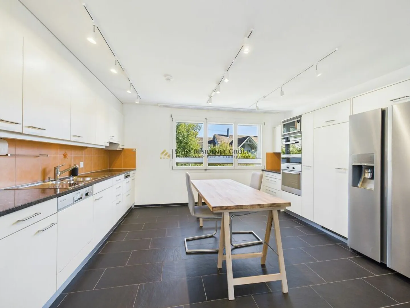 Exklusives 5.5-Zimmer Reihenhaus an sonniger, ruhiger Lage - Foto 8 von 16