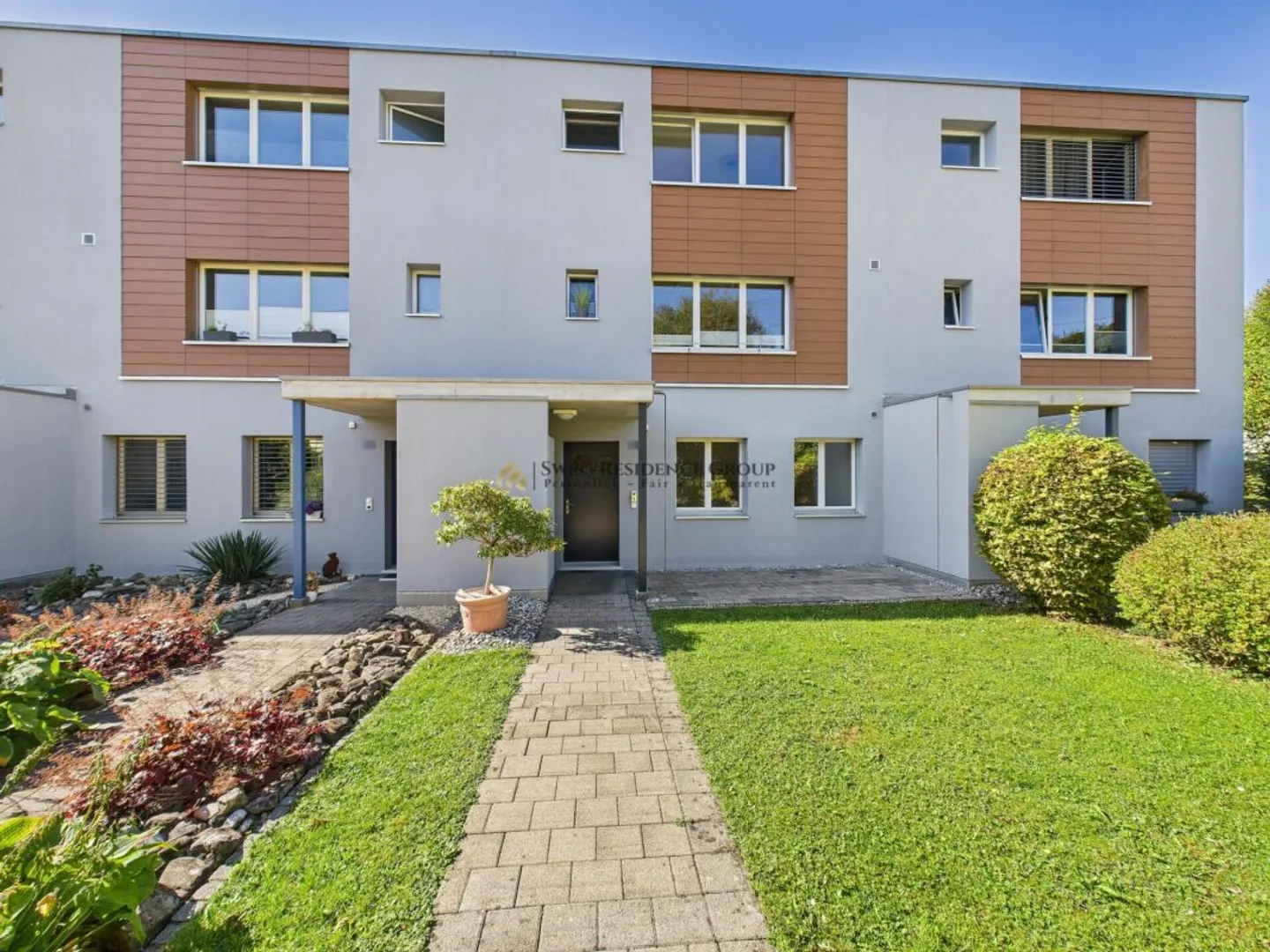 Exklusives 5.5-Zimmer Reihenhaus an sonniger, ruhiger Lage - Foto 2 von 16