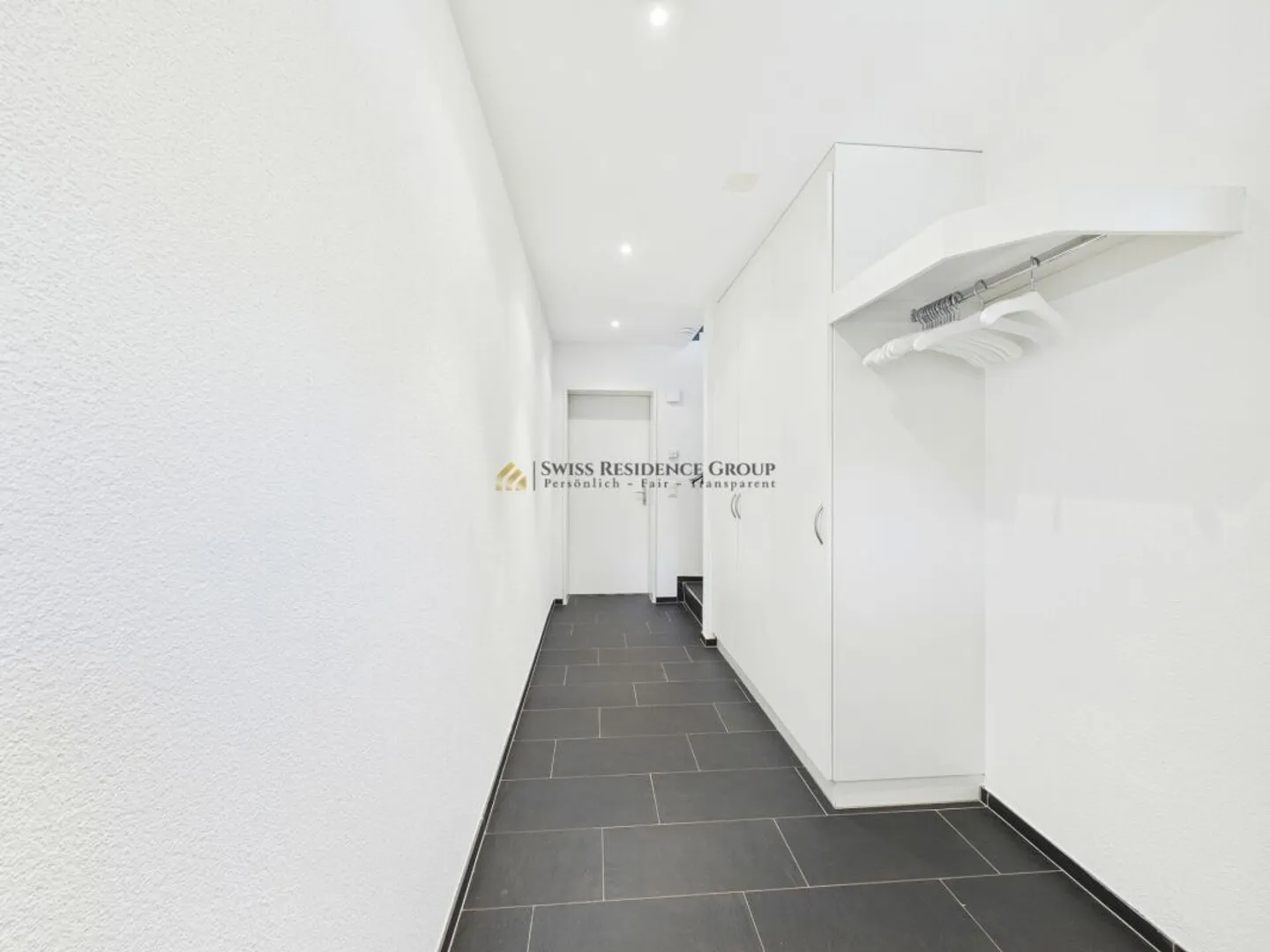 Exklusives 5.5-Zimmer Reihenhaus an sonniger, ruhiger Lage - Foto 3 von 16