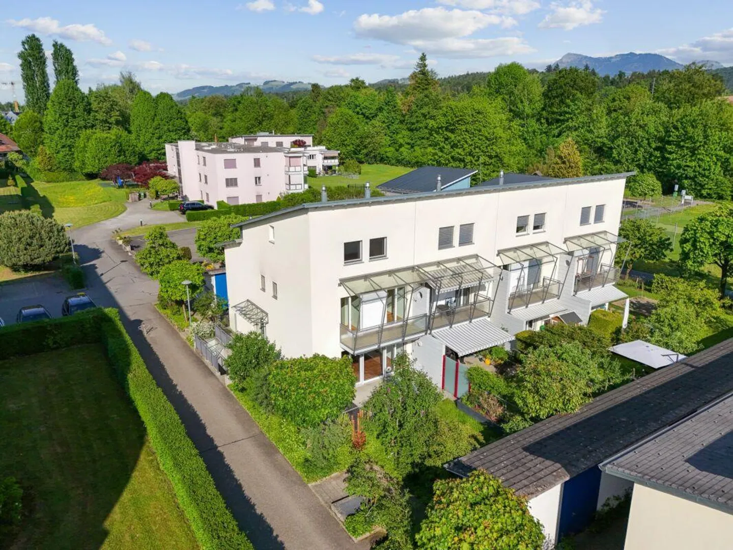 Maison de ville de 5,5 pièces - Photo 1 sur 8
