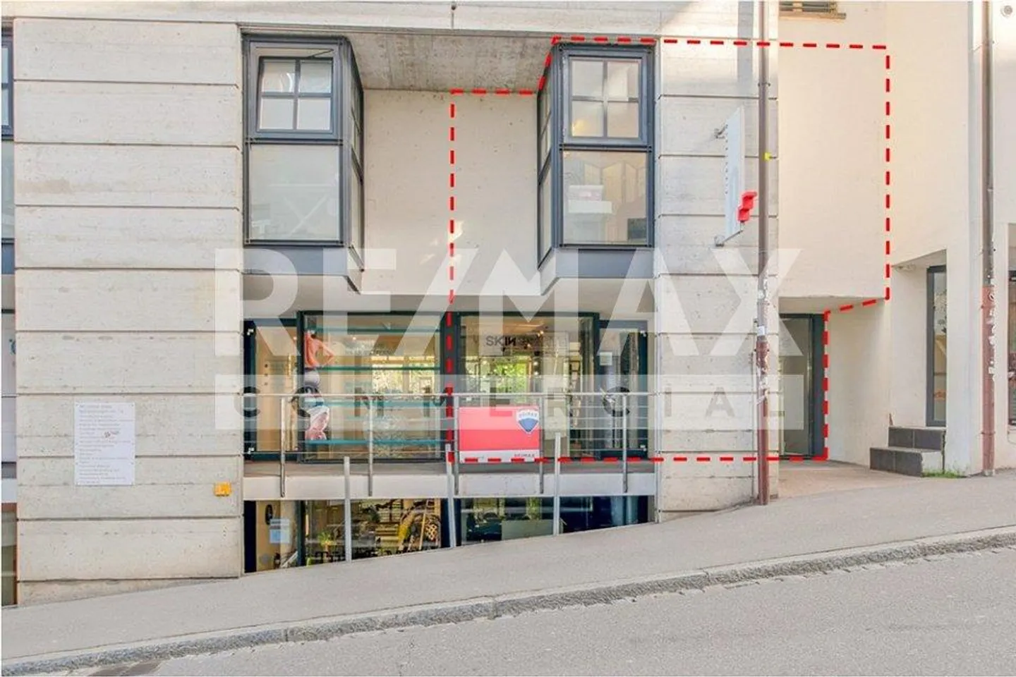 Moderno, luminoso e centrale: spazio commerciale maisonette - Foto 1 di 10