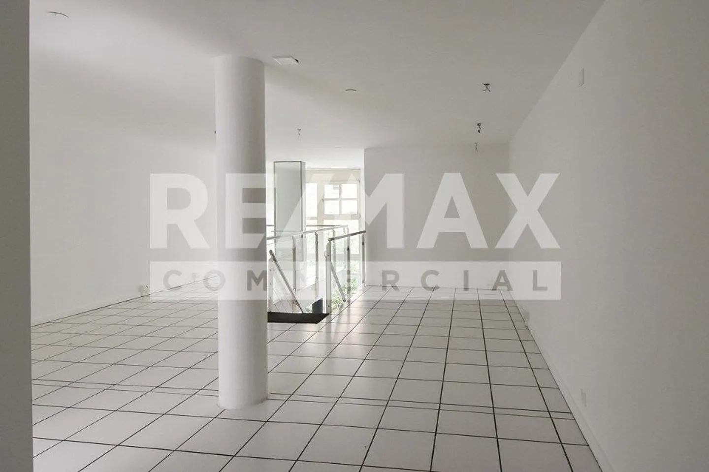 Moderno, luminoso e centrale: spazio commerciale maisonette - Foto 6 di 10