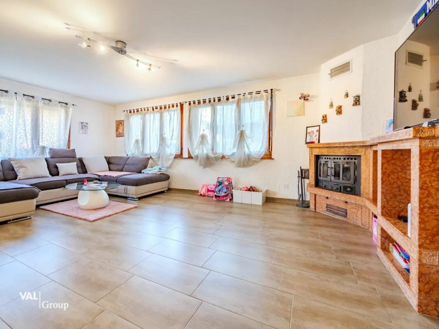 Magnifica villa con giardino, ideale per due unità - Foto 4 di 15