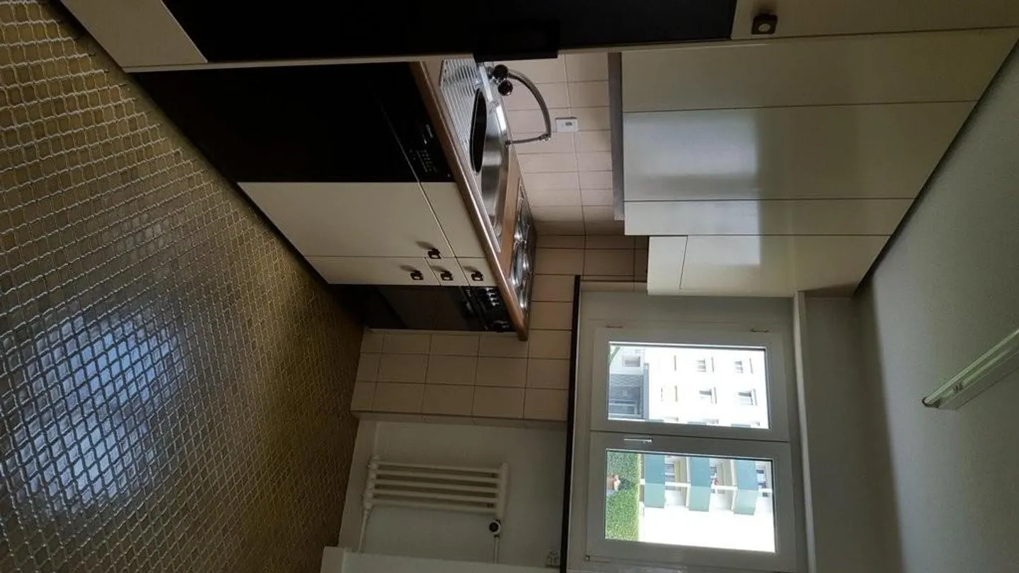 Spacious 3-room apartment on the 1st floor - Photo 3 of 11