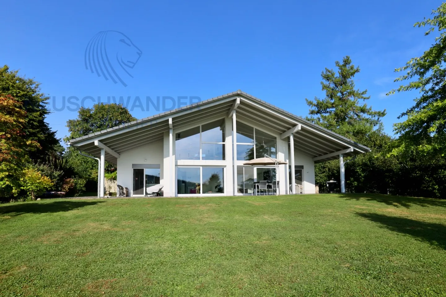 Villa for sale - Photo 1 of 13