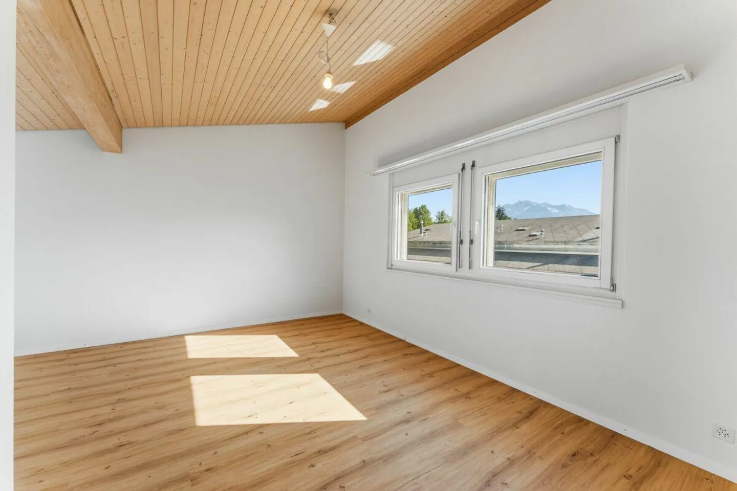 Maison de ville de 5,5 pièces - Photo 7 sur 8