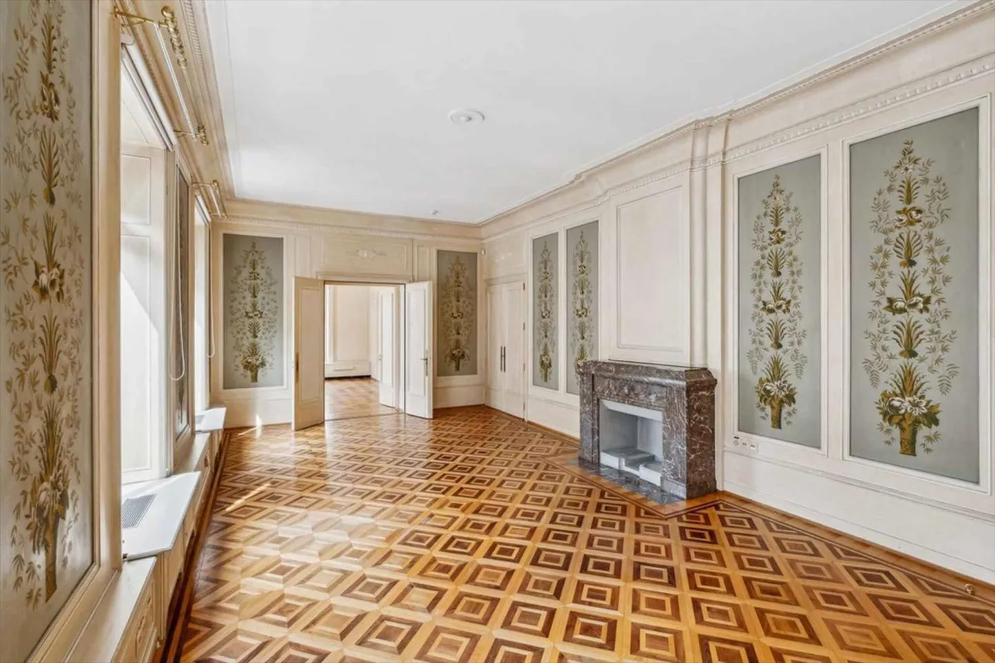 Immeuble administratif - Quartier des Banques - Photo 2 sur 3