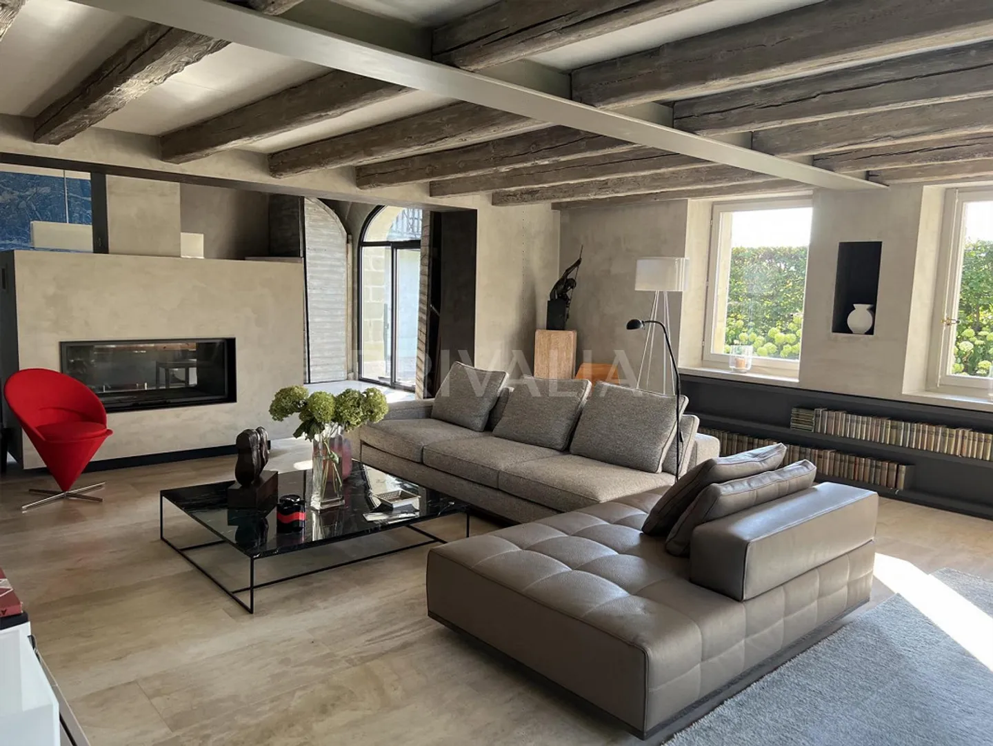 Unique: Elegant estate combining authenticity and contemporary design - Photo 3 of 6