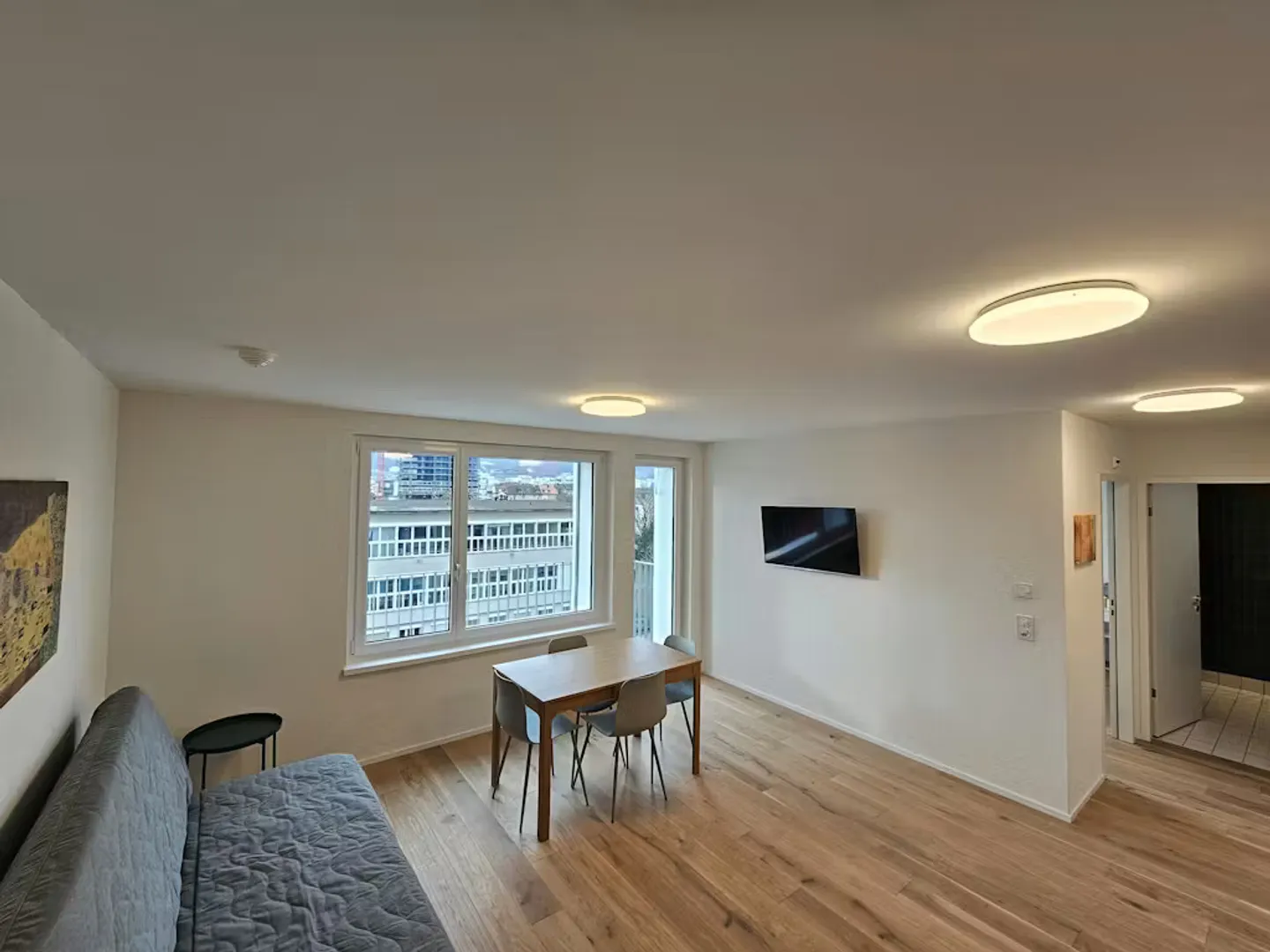 Modern Apartment in Zürich - Photo 2 of 10