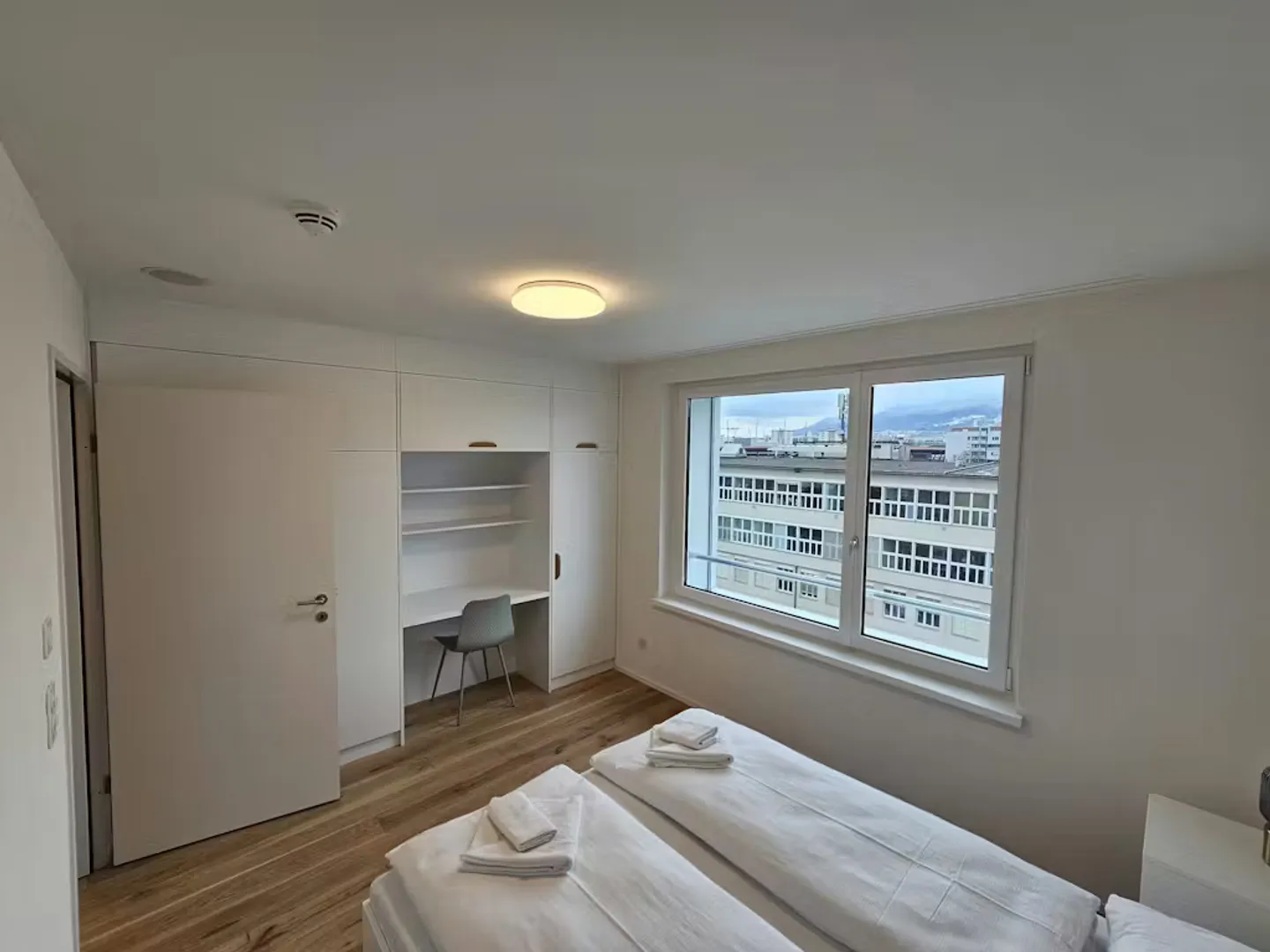 Modern Apartment in Zürich - Photo 7 of 10