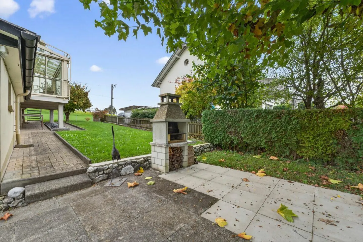 Spacious single-family home with great potential - Photo 4 of 12