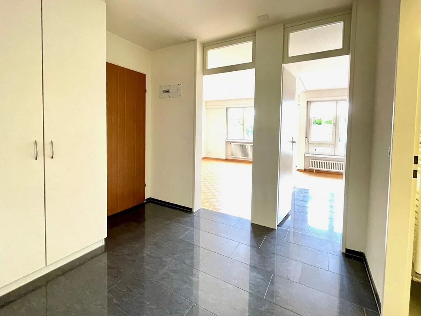 Moderne 3½-Zimmerwohnung mit Balkon - Foto 7 von 11